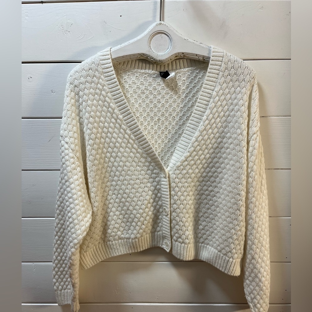 H&M DIVIDED – Cream Knit Cropped Cardigan – Size L - Picture 2 of 9